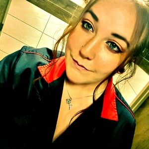 Meet your Posher, Jenelle